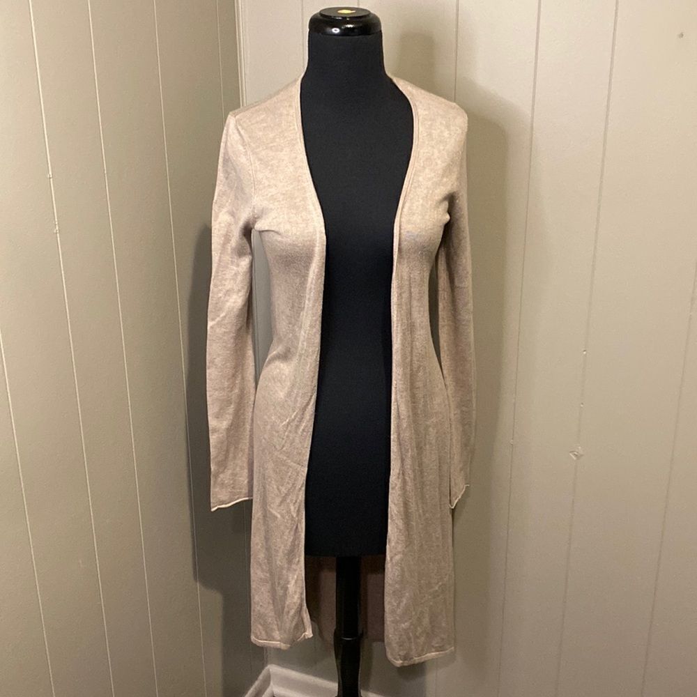 Express Extra Small Long Sleeve Duster Cardigan Buttonless. Tan.